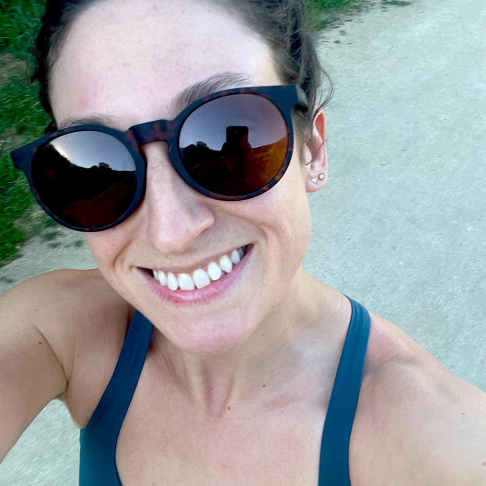 Meet your Posher, Leanna